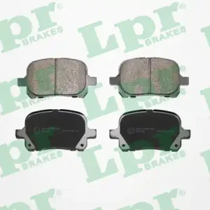 KLOCEK HAMULCOWY KPL. PRZÓD , PASUJE DO: TOYOTA PREVIA II 2.0D/2.4 02.00-02.06 Promocja