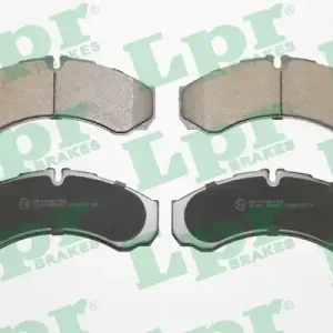 Wysoka jakość KLOCEK HAMULCOWY KPL. PRZÓD (ZE ŚRUBAMI PROWADZĄCYMI ZACISKU HAMULCOWEGO), PASUJ