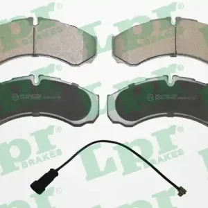 Darmowa dostawa KLOCEK HAMULCOWY KPL. PRZÓD , PASUJE DO: IVECO DAILY II, DAILY III  RVI MASCOTT